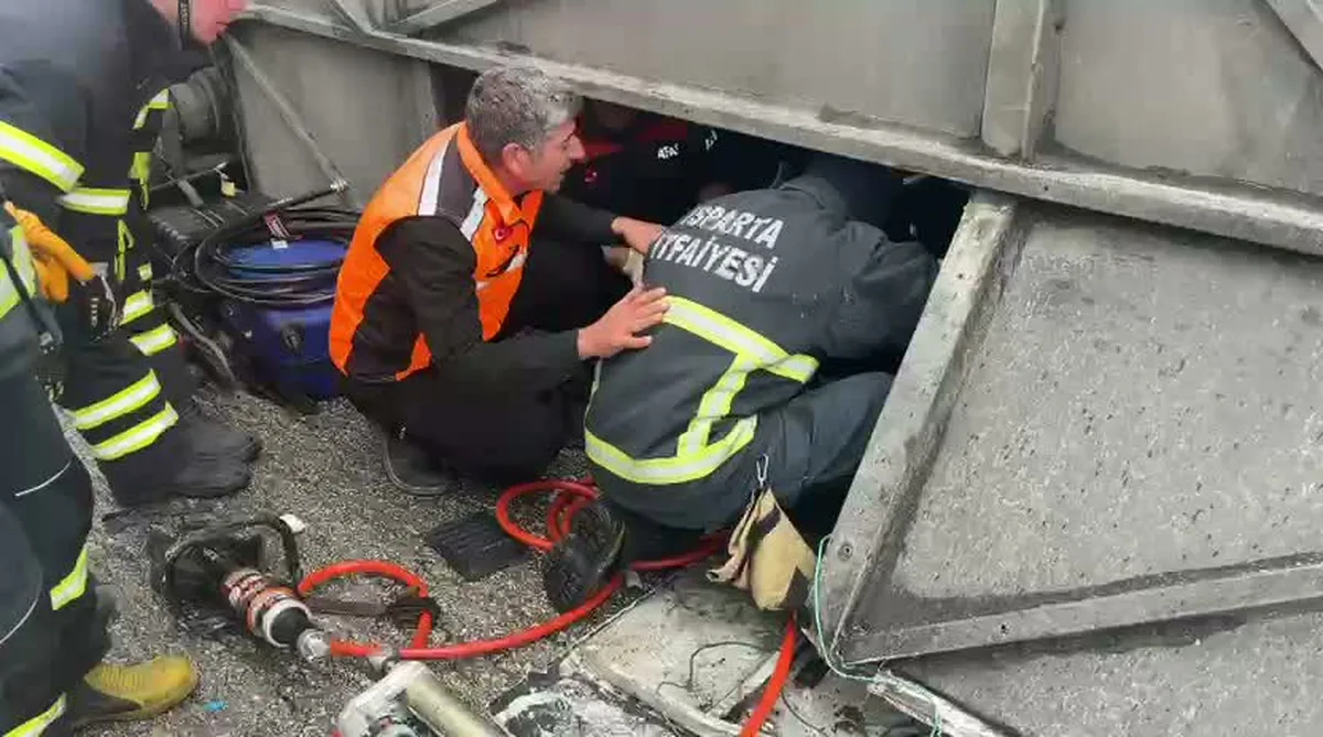 Dereboğazı'nda devrilen otobüste ilk bilgiye göre yedek şoför öldü, 8 kişi yaralandı