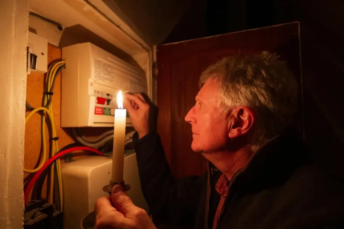 İstanbul'un 15 ilçesi saatlerce elektriksiz kalacak! Hangi ilçelerde kesinti yaşanıyor? İşte tam liste
