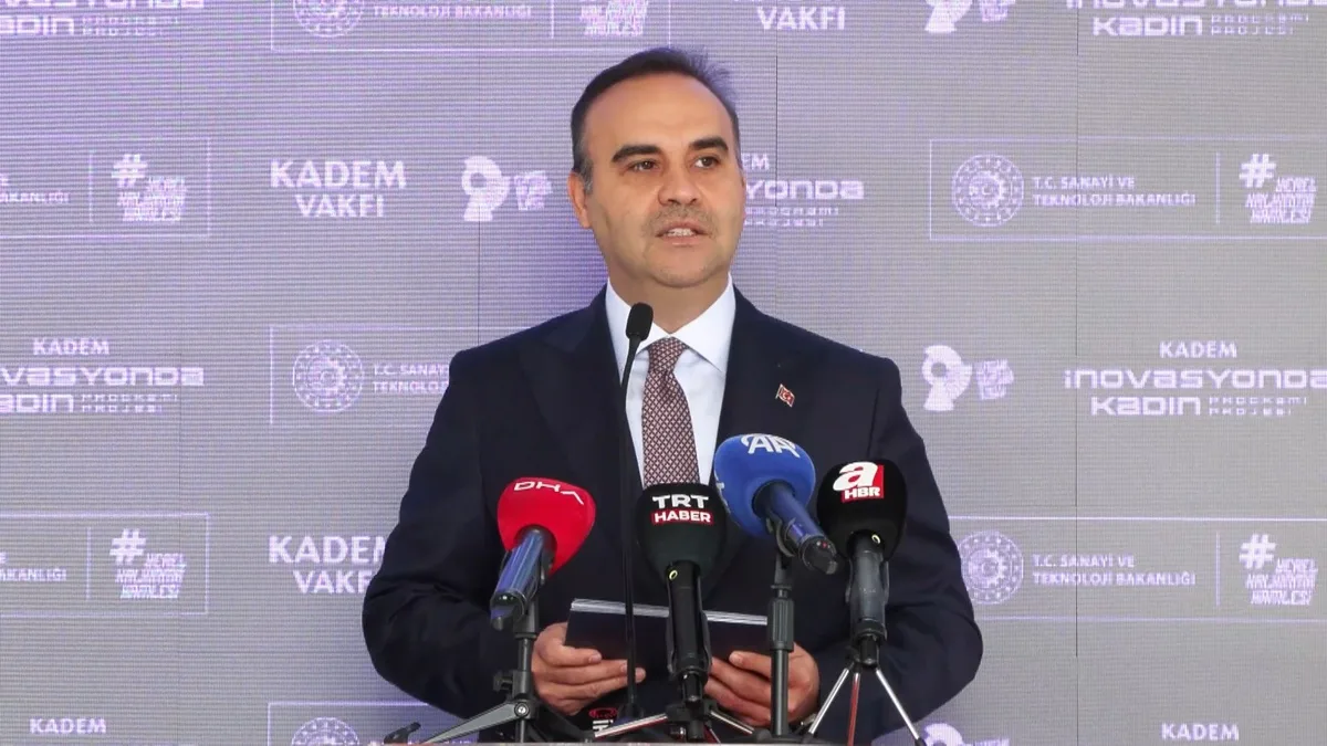 Bakan Kacır: Türk kadınlarının gerçek potansiyelini harekete geçirecek zemini oluşturmak ortak hedefimiz