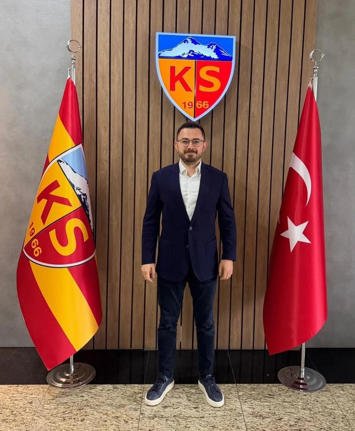 Kayserispor Başkan Yardımcısı Emir Akpınar'a bahis soruştumasında ceza çıkmadı