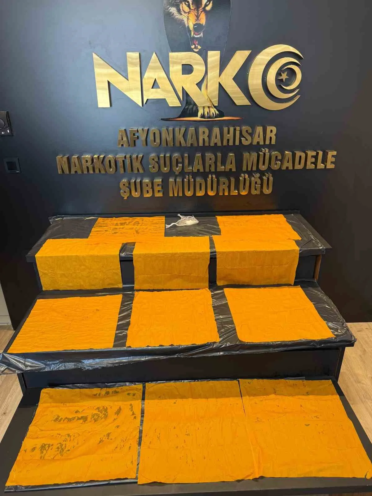 Afyonkarahisar'da 17 bin 600 kullanımlık uyuşturucu ele geçirildi, 1 kişi tutuklandı