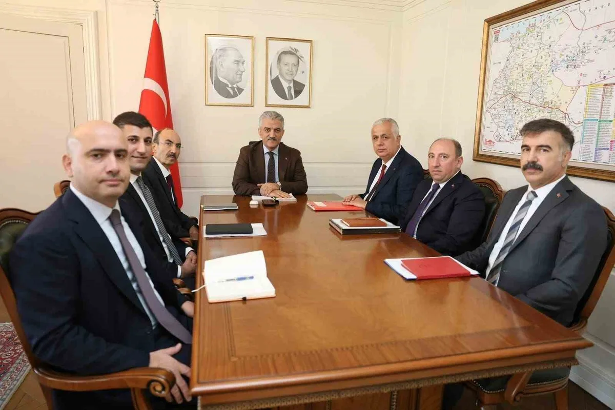 Düzce Valisi Makas başkanlığındaki toplantıda projelerin son durumu ele alındı