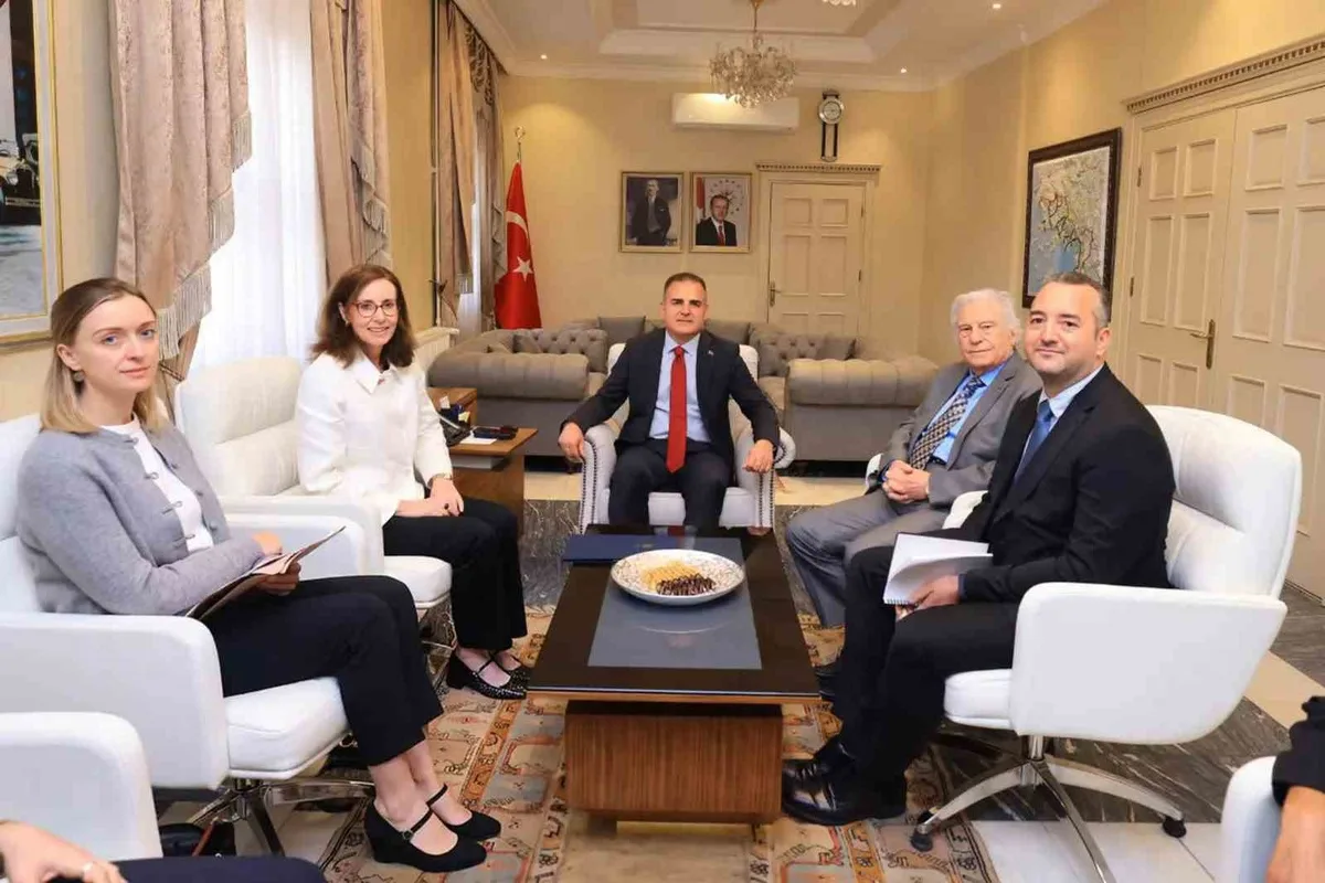 Birleşik Krallık Ankara Büyükelçisi Anderson, Muğla Valisi Akbıyık'ı ziyaret etti