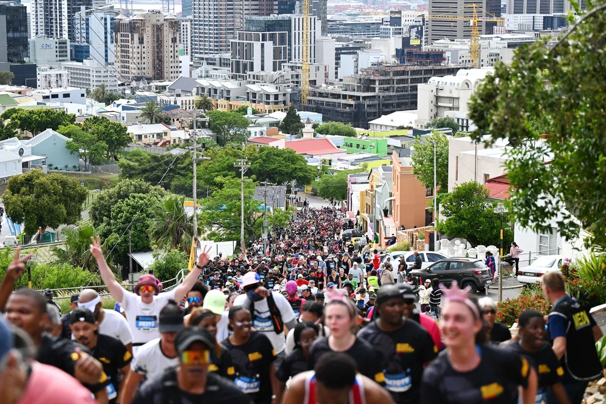 Albüm: Güney Afrika'da ilk kez düzenlenen Nelson Mandela Maratonu'na yoğun ilgi