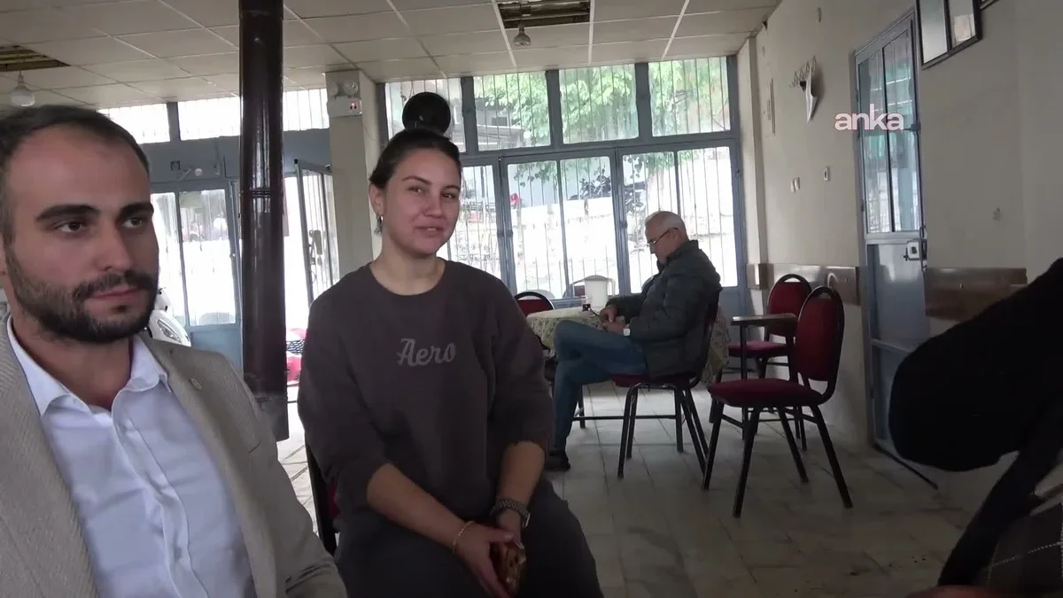 Aydın Germencik'te Ceren Uslu, köyünde tek kadın esnaf olarak kahvehane işletiyor