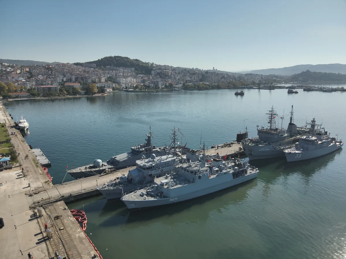 Türk, Bulgar ve Rumen gemileri Karadeniz Ereğli'ye liman ziyareti gerçekleştirdi
