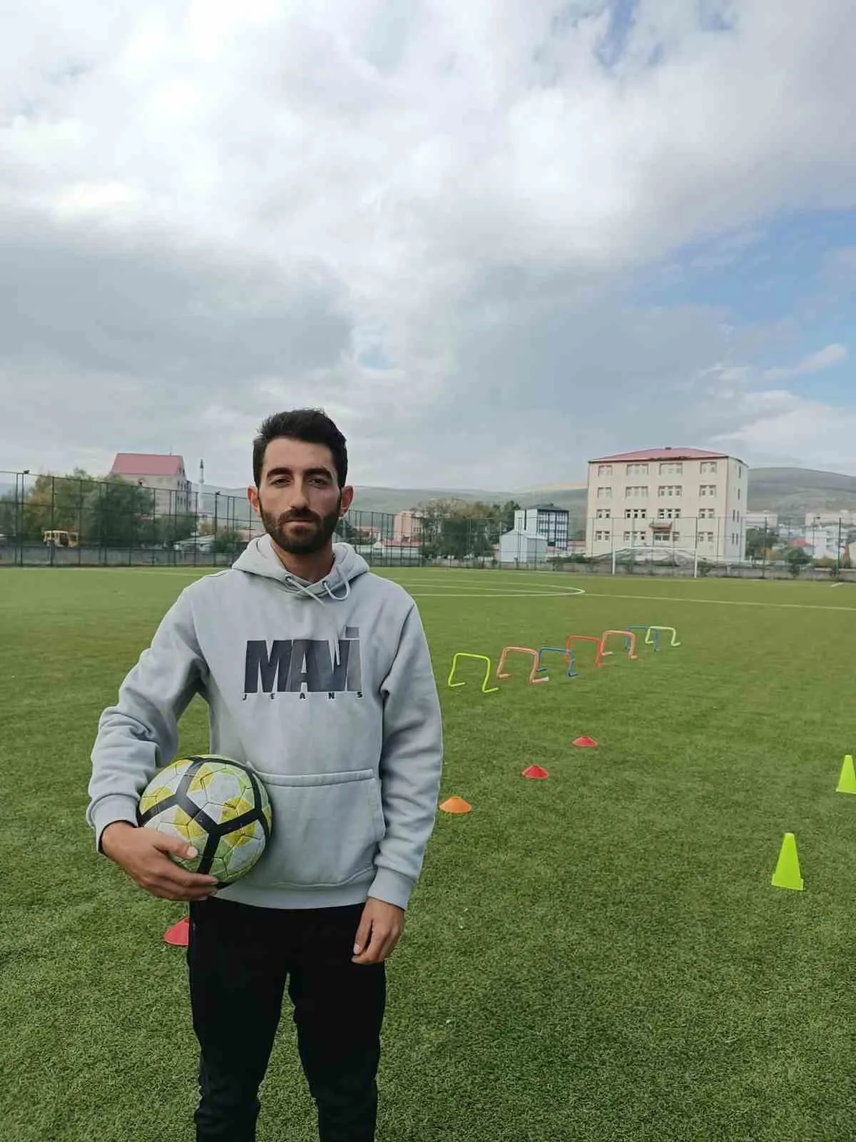 Çıldır Gençlik ve Spor İlçe Müdürlüğü 9-14 yaş için ücretsiz futbol kursu açıyor