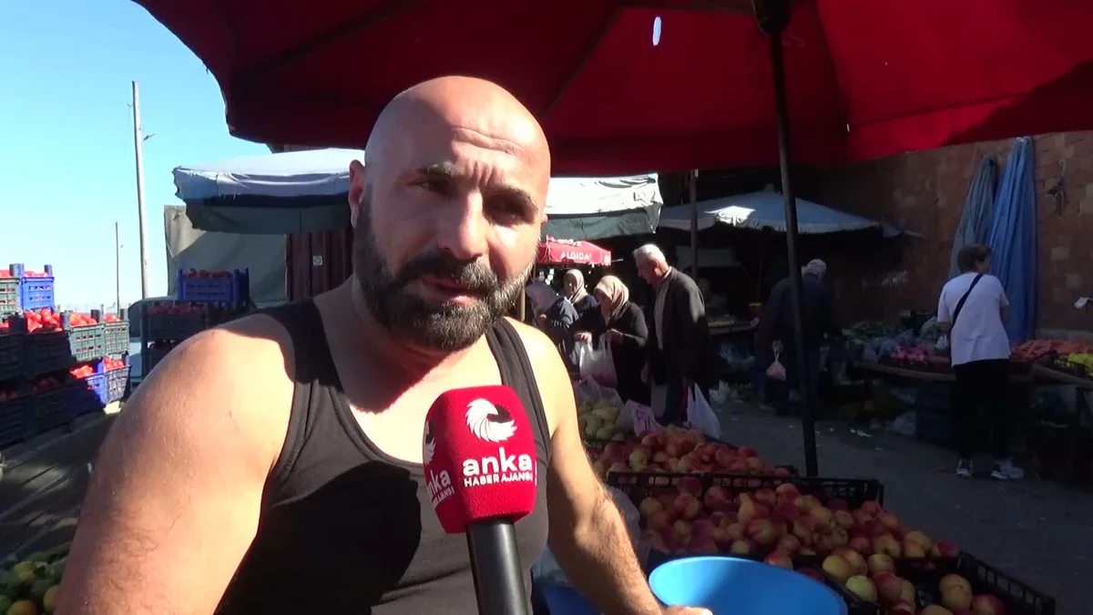 Sinop halk pazarında esnaf 35 liraya mandalina satıyor ama satış yok