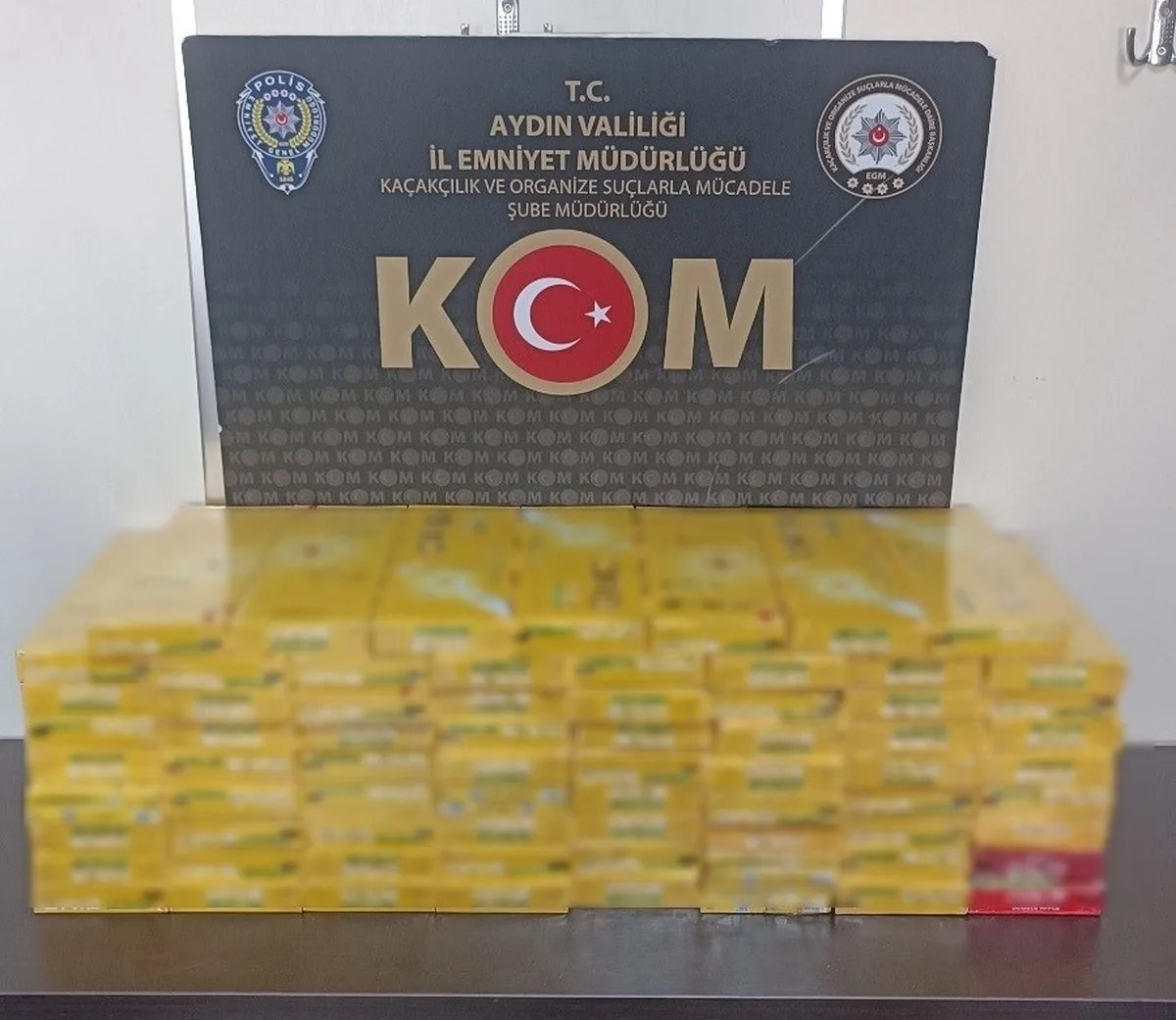 Aydın Efeler'de kaçakçılık operasyonunda 947 paket gümrük kaçağı sigara ele geçirildi