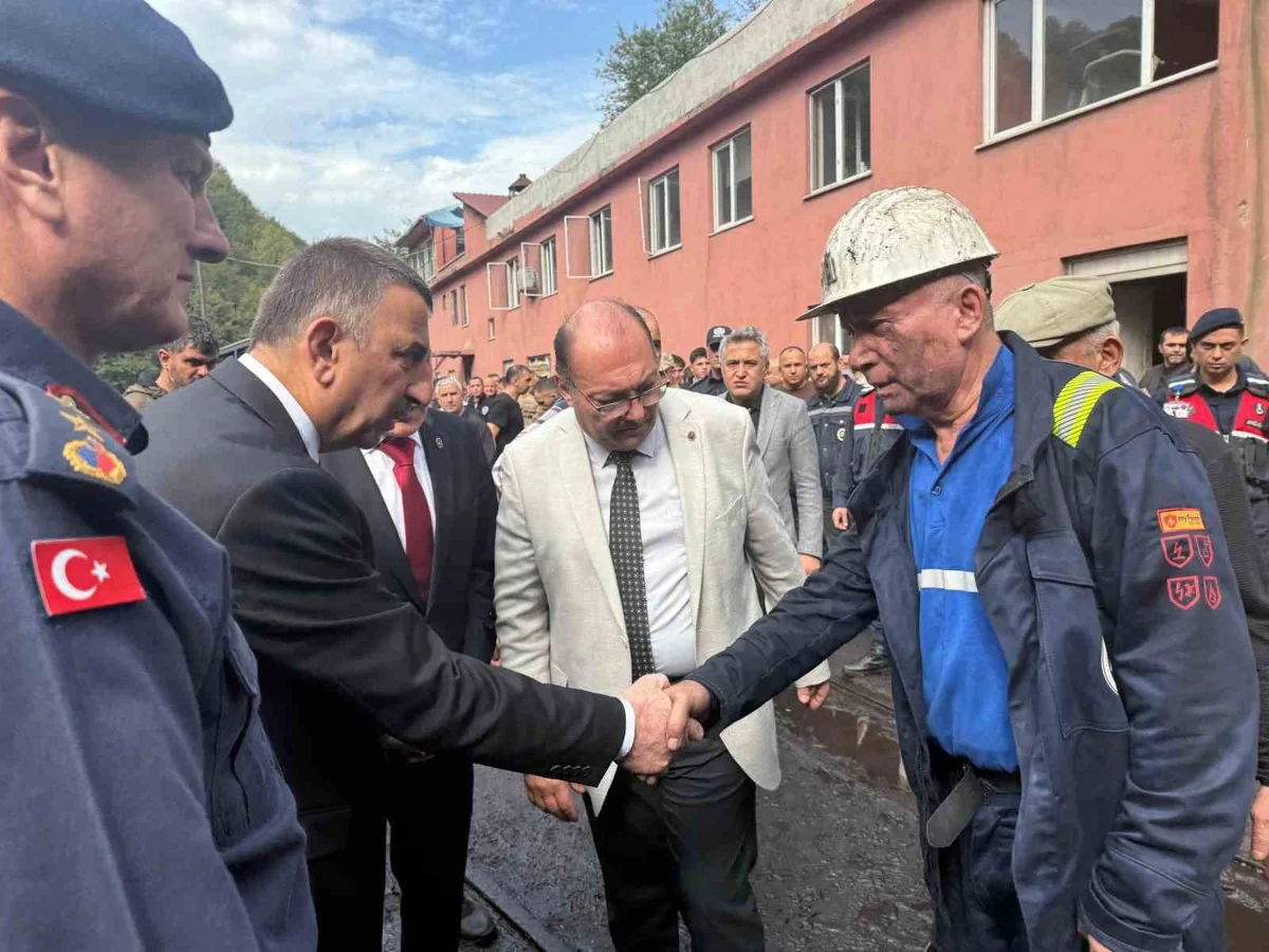 Zonguldak Valisi Hacıbektaşoğlu 3 ölü 5 yaralı maden kazası bölgesinde inceleme yaptı