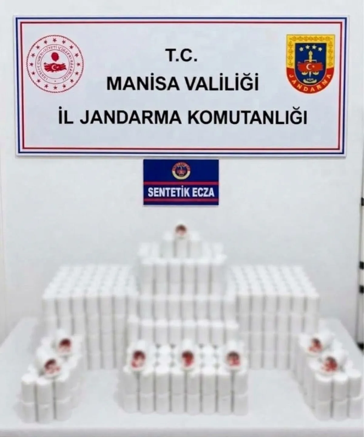 Manisa Şehzadeler'de 42 bin 534 sentetik ecza ele geçirildi, 1 şüpheli tutuklandı