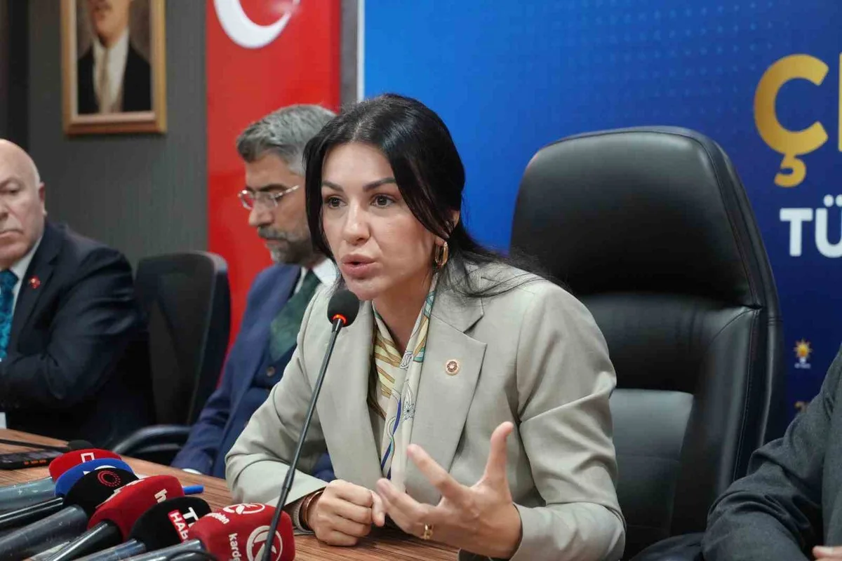 AK Parti Genel Başkan Yardımcısı Ayan, Erzurum'da harama göz dikenleri bizden saymadı