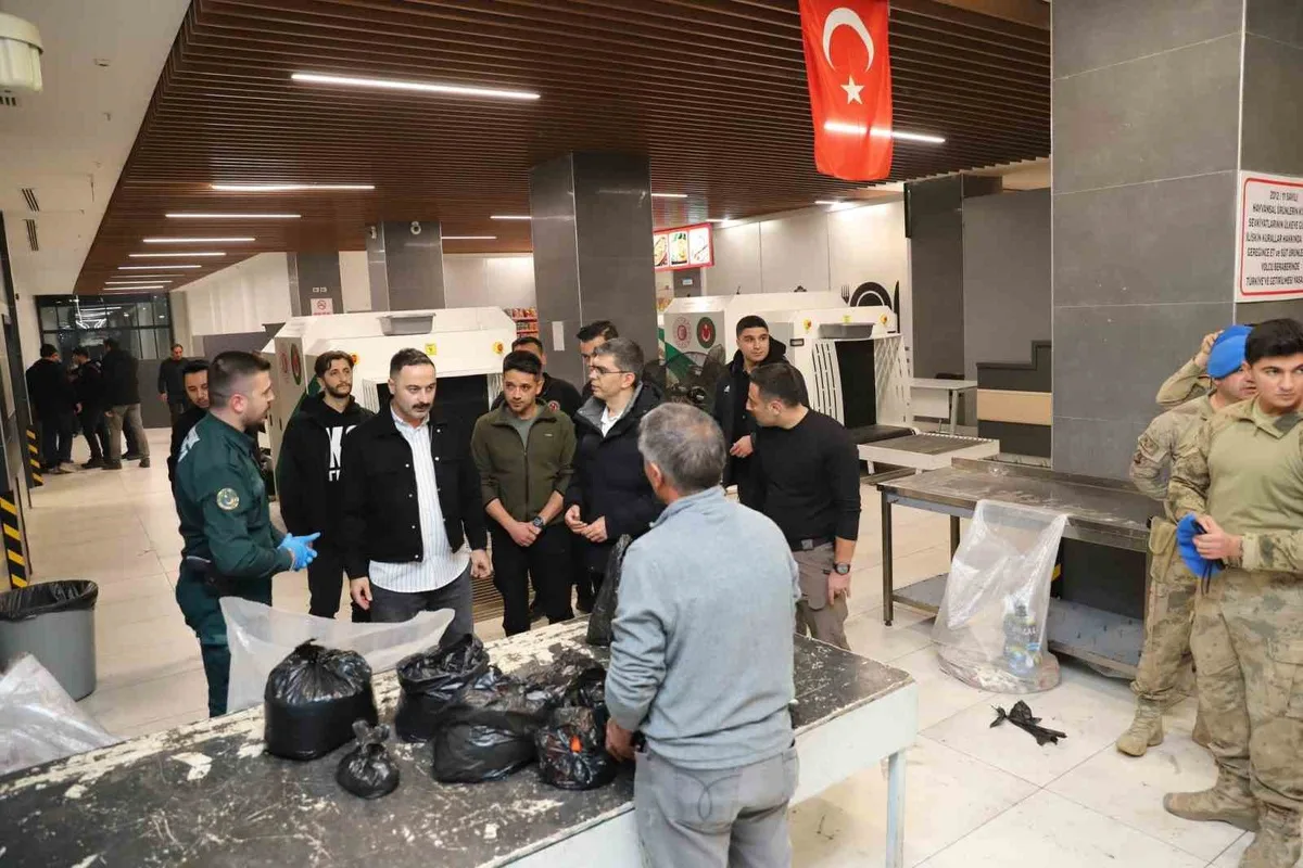 Doğubayazıt Kaymakamı Ayvat, Gürbulak Gümrük Kapısı'nda inceleme yaptı
