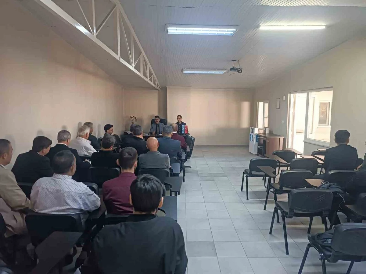 Aydın Yenipazar'da müftülük personeli aylık toplantıda din hizmetlerini ele aldı