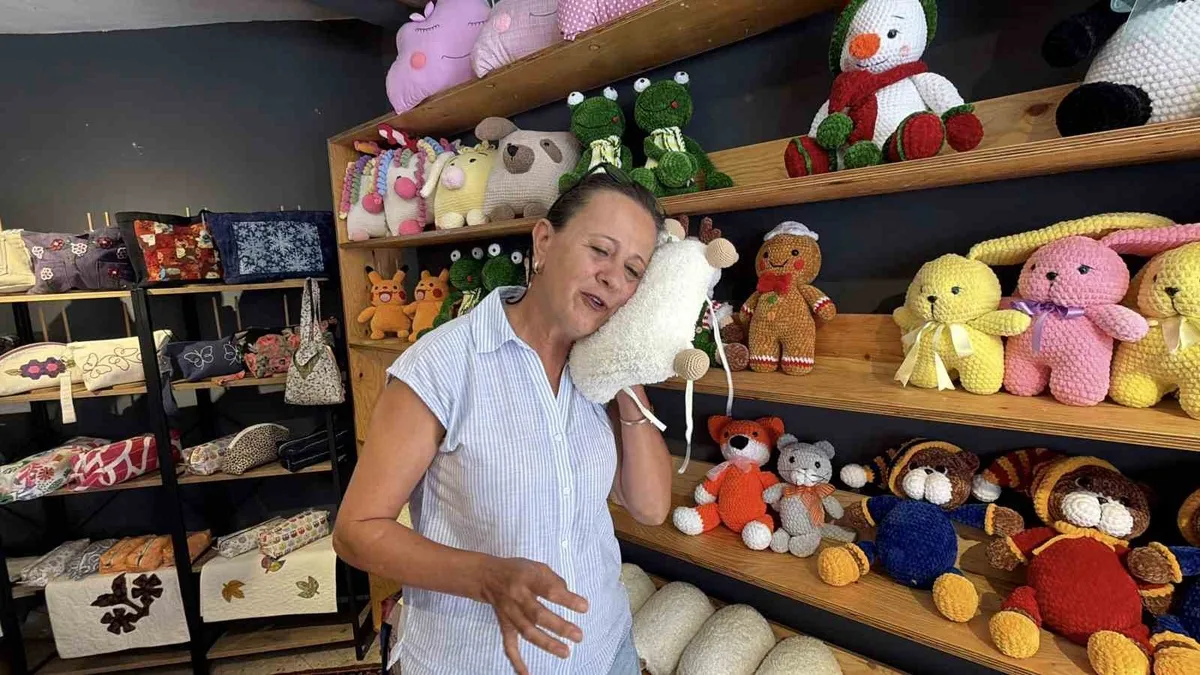 Güler Kiremitçi, amigurumiyi Akçakoca'da 3,5 yıldır meslek olarak sürdürüyor